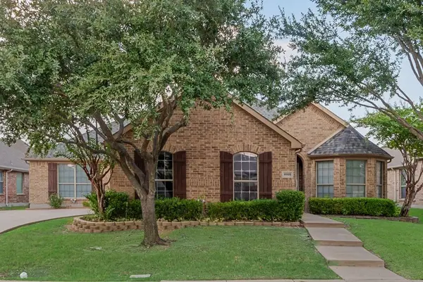 1009 Dancing Waters Avenue, Forney, TX 75126