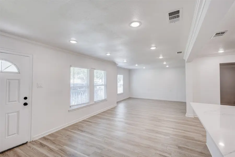 805 Crockett Street, Garland, TX 75040 - #3