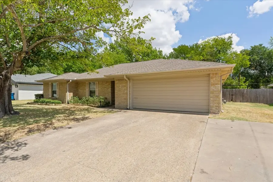 3201 Louis Avenue, Corsicana, TX 75110 - #2