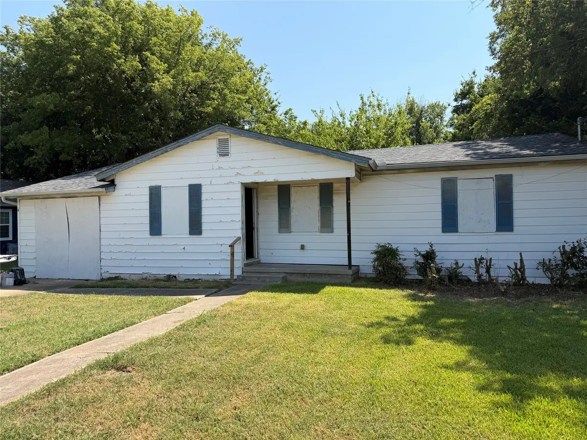 1305 N Brents Avenue, Sherman, TX 75090 - #1