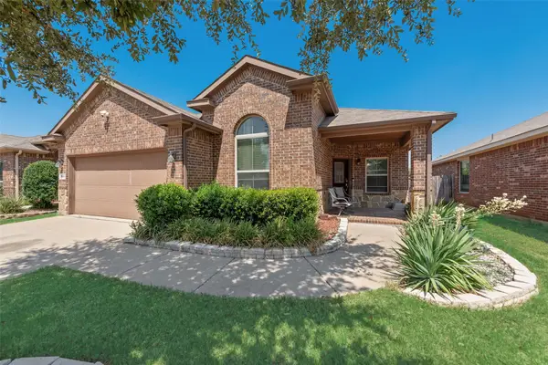 1045 Doe Meadow Drive, Fort Worth, TX 76028