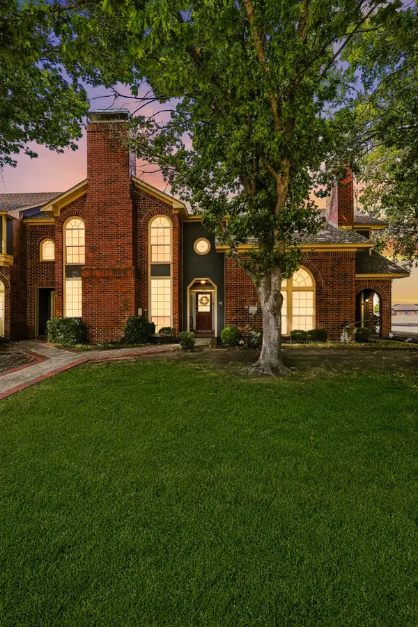 136 Cobblestone Row, Denton, TX 76207