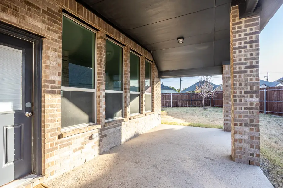 118 Sycamore Street, Balch Springs, TX 75181 - #2
