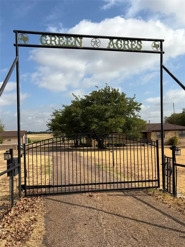 1387 Hickory Street, Rhome, TX 76078