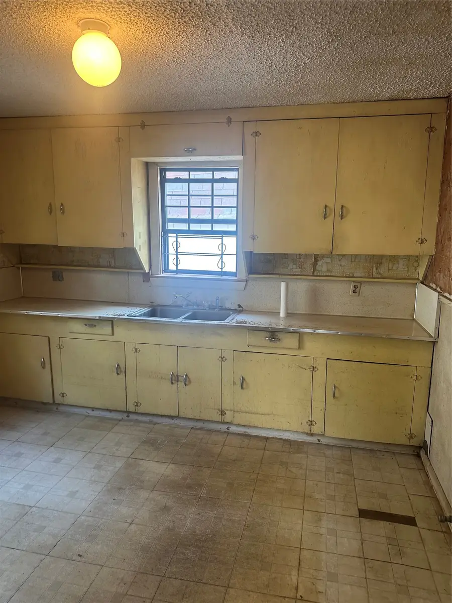 5117 Cottey Street, Fort Worth, TX 76105 - #2