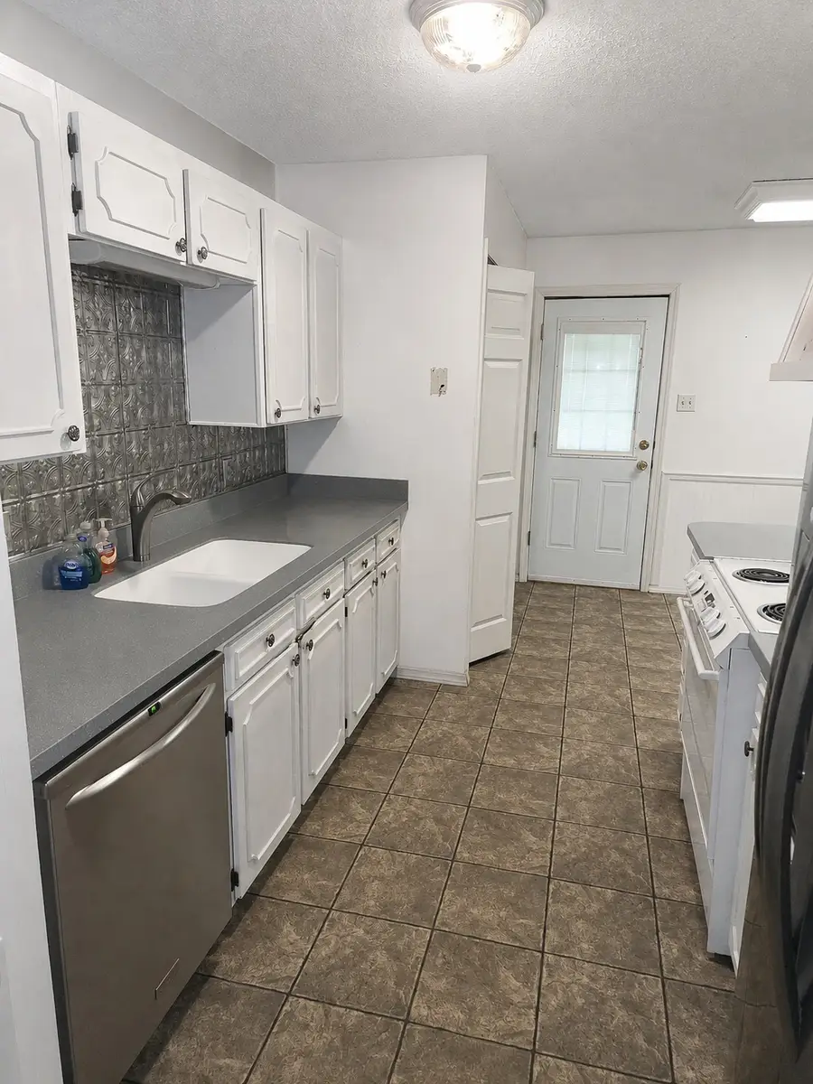 5712 Dunson Drive, Haltom City, TX 76148 - #3
