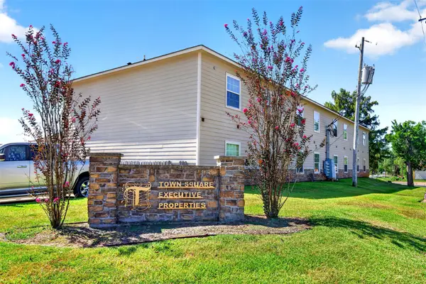 403 Nacogdoches Street, Center, TX 75935