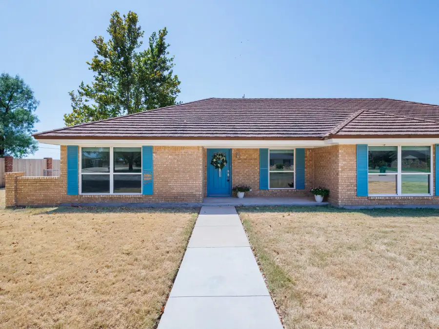 1301 Hillcrest Street, Coleman, TX 76834 - #2