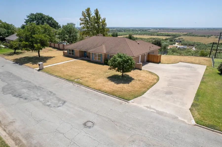 1301 Hillcrest Street, Coleman, TX 76834 - #3