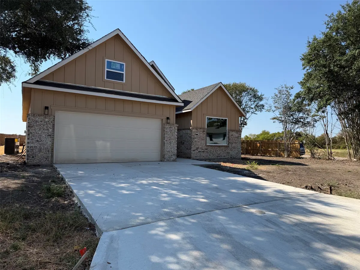 3247 Hillsdale Drive, Corsicana, TX 75110 - #1