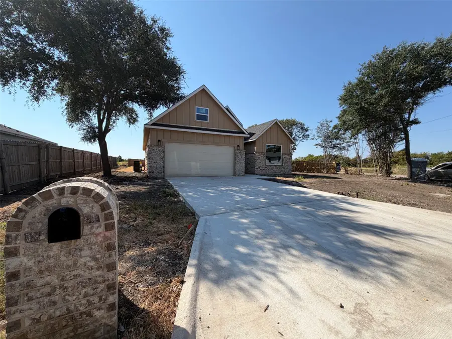 3247 Hillsdale Drive, Corsicana, TX 75110 - #2