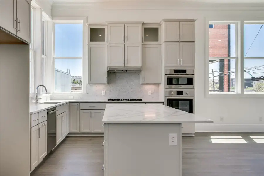 207 Carroll Street, Fort Worth, TX 76107 - #3