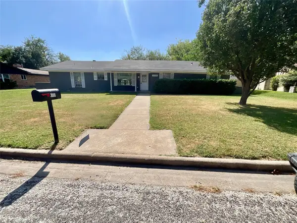 3008 Arapaho Road, Commerce, TX 75428