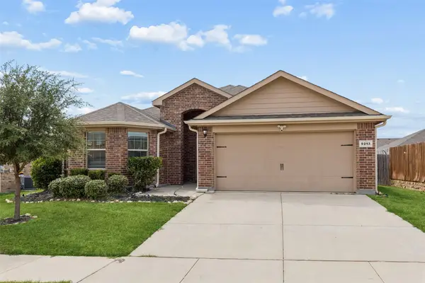9213 Hill Topper Trail, Fort Worth, TX 76131