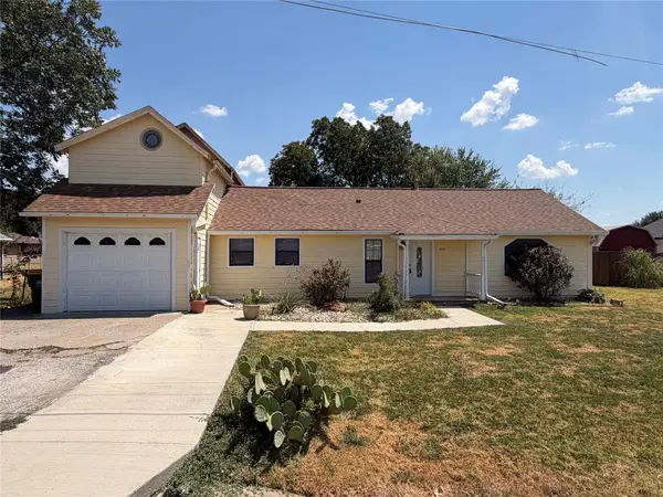 805 S 3rd Street, Grandview, TX 76050