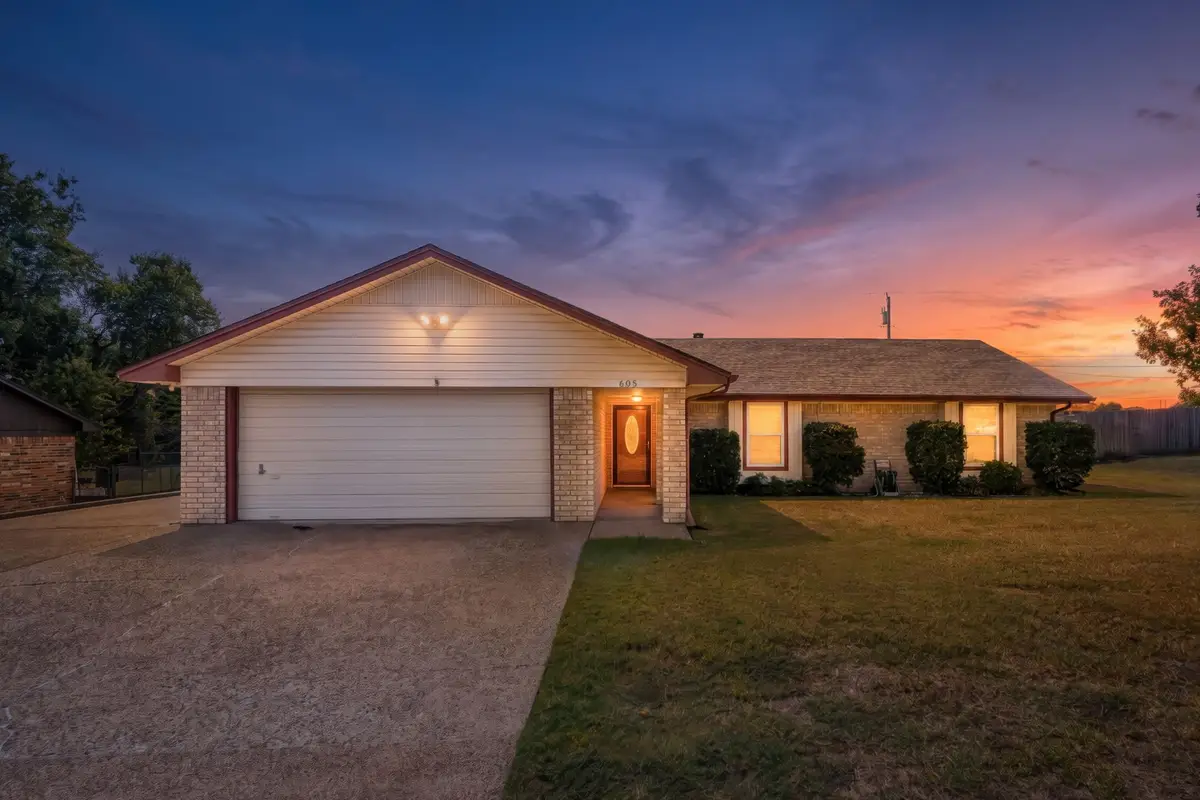605 Angel Fire Drive, Hewitt, TX 76643 - #1