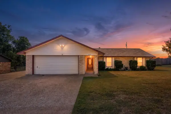 605 Angel Fire Drive, Hewitt, TX 76643