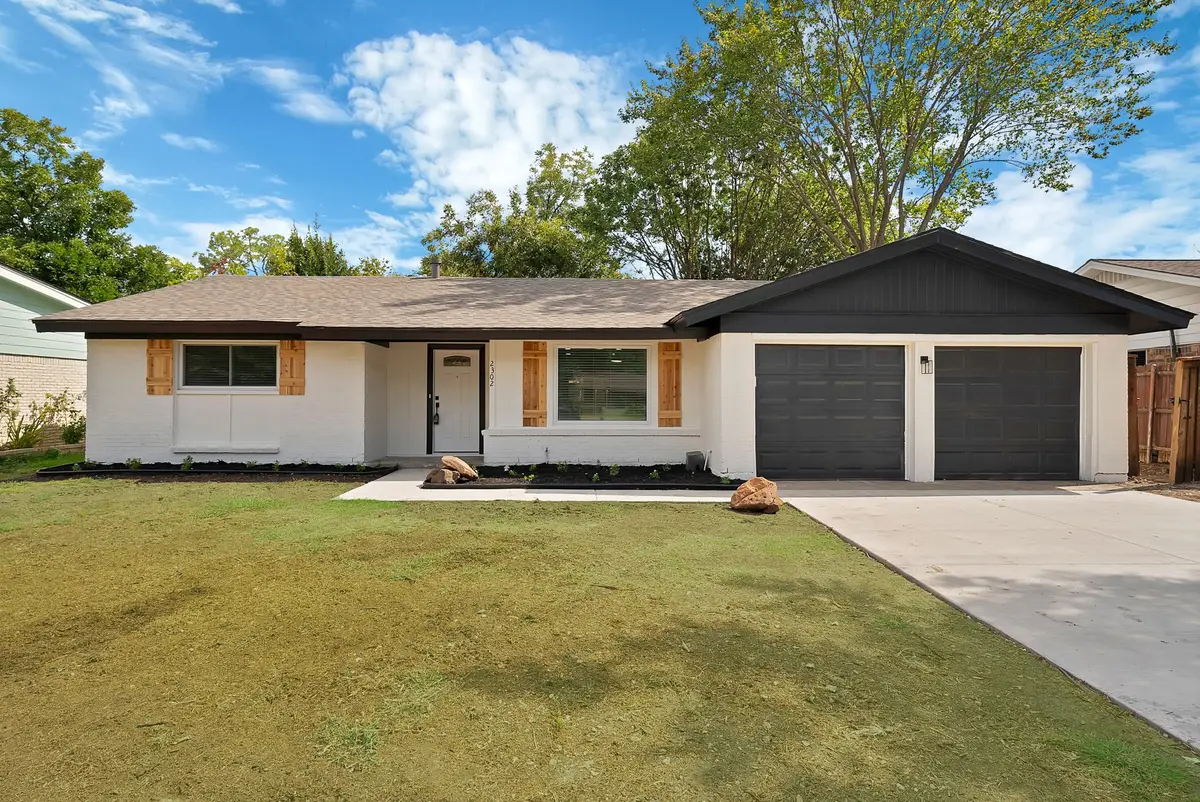2302 E Mitchell Street, Arlington, TX 76010 - #1