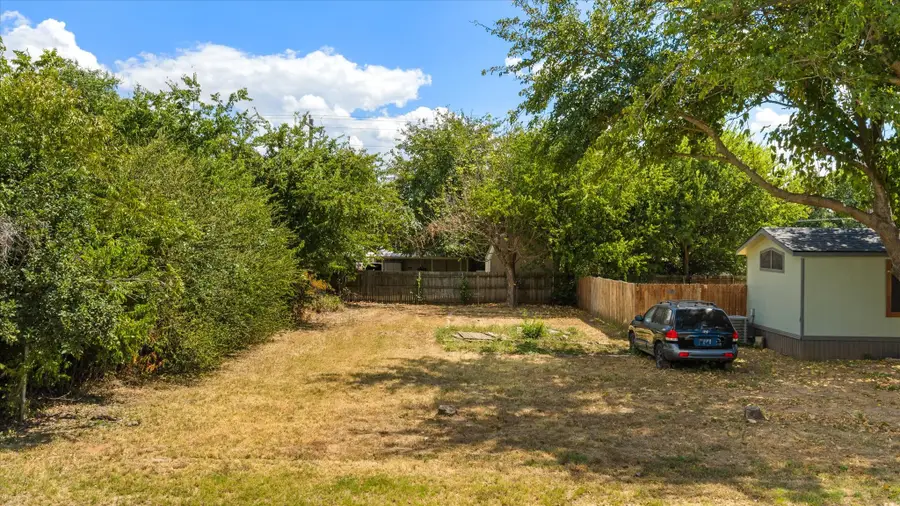 817 Flamingo Road, Granbury, TX 76049 - #2