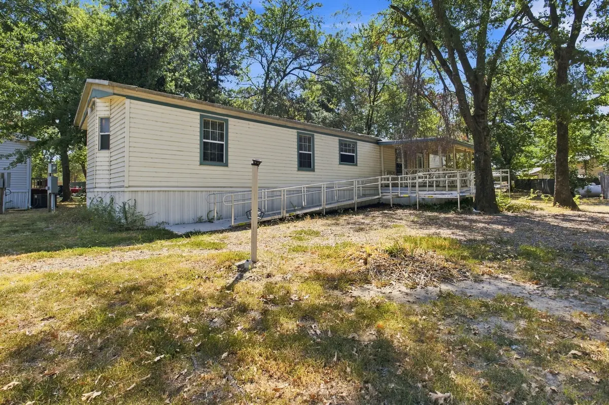 7302 Oak View, Bonham, TX 75418 - #1