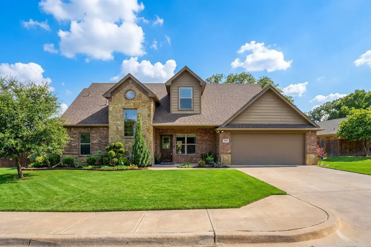 305 Donna Circle, Granbury, TX 76049 - #1