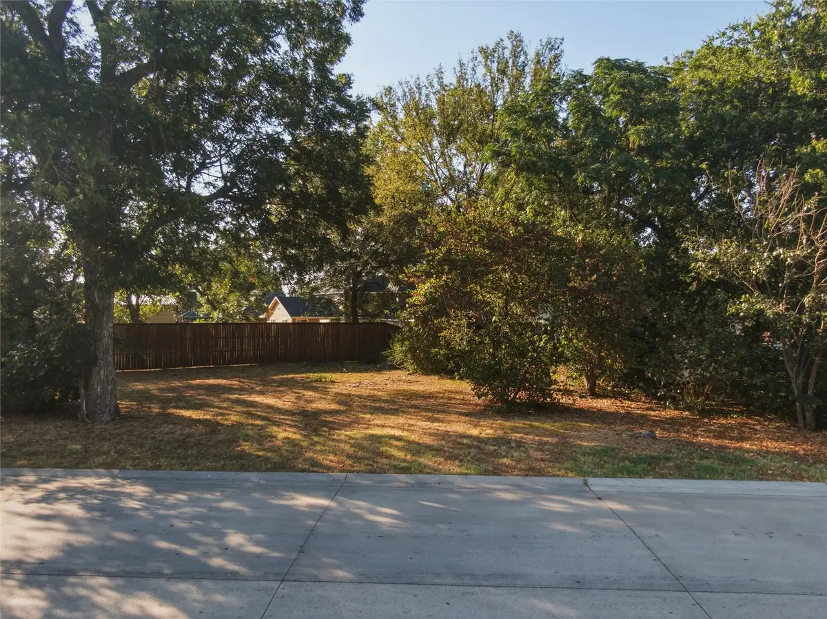 104 N Getzendaner Street, Waxahachie, TX 75165 - #1
