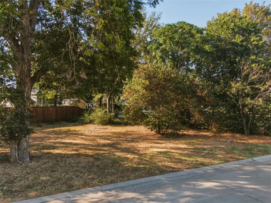 104 N Getzendaner Street, Waxahachie, TX 75165 - #3