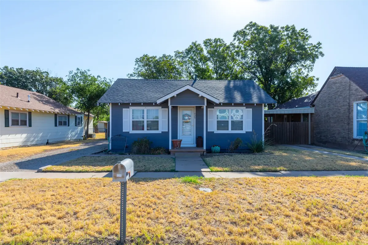 525 S Vassar Street, Stamford, TX 79553 - #1