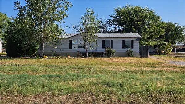 8913 Holly Road, Alvarado, TX 76009