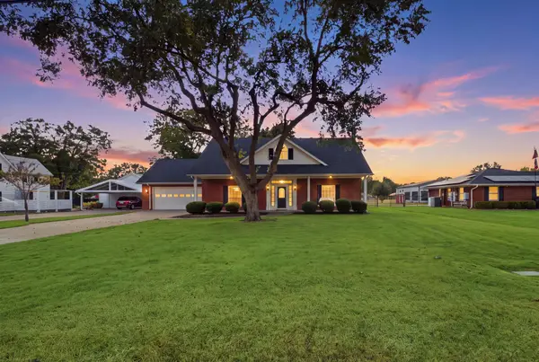 400 S College Street, Pilot Point, TX 76258