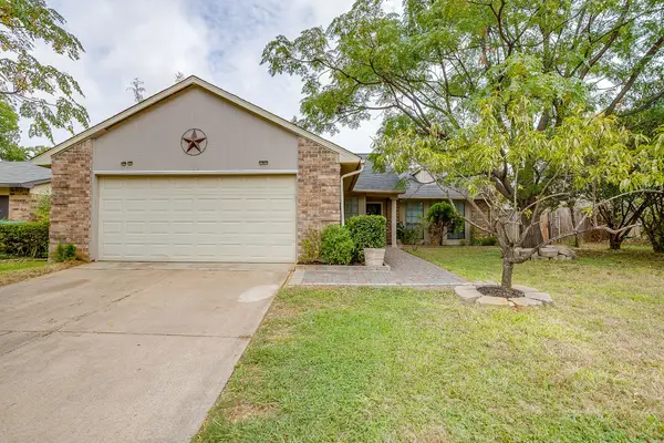 7913 Bermejo Road, Fort Worth, TX 76112