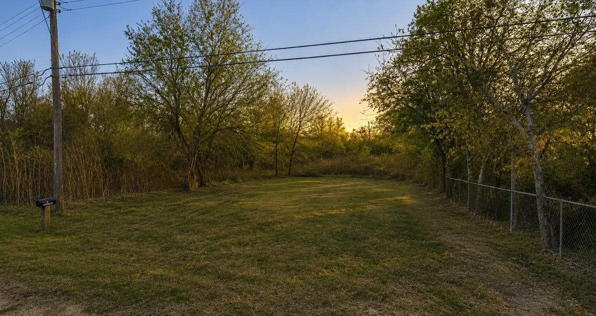 301 E 20th Street #A, Bellmead, TX 76705 - #1