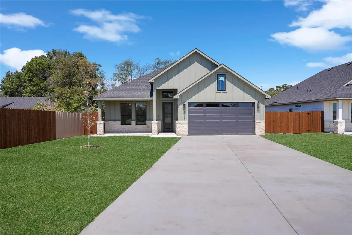 5621 Oak Grove Road N, Fort Worth, TX 76134 - #1