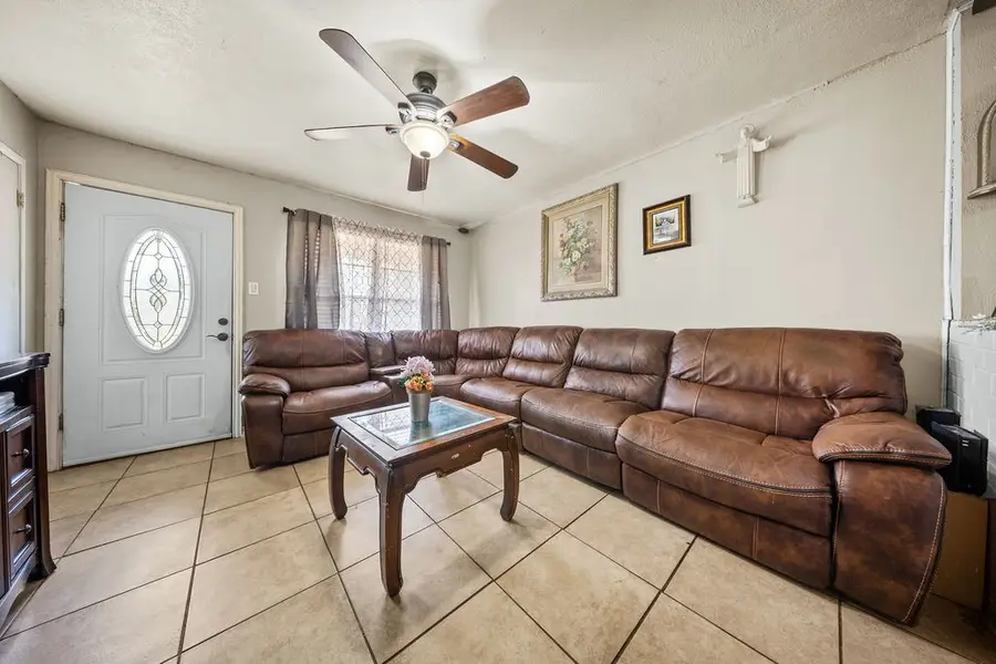2519 Plaza Street, Arlington, TX 76010 - #3