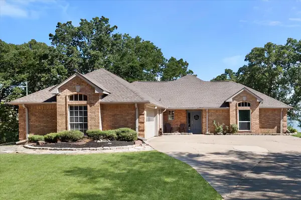 215 Pelican Point, Streetman, TX 75859