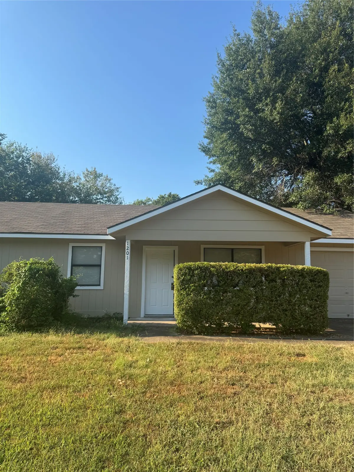 1201 Division Street, Greenville, TX 75401 - #1