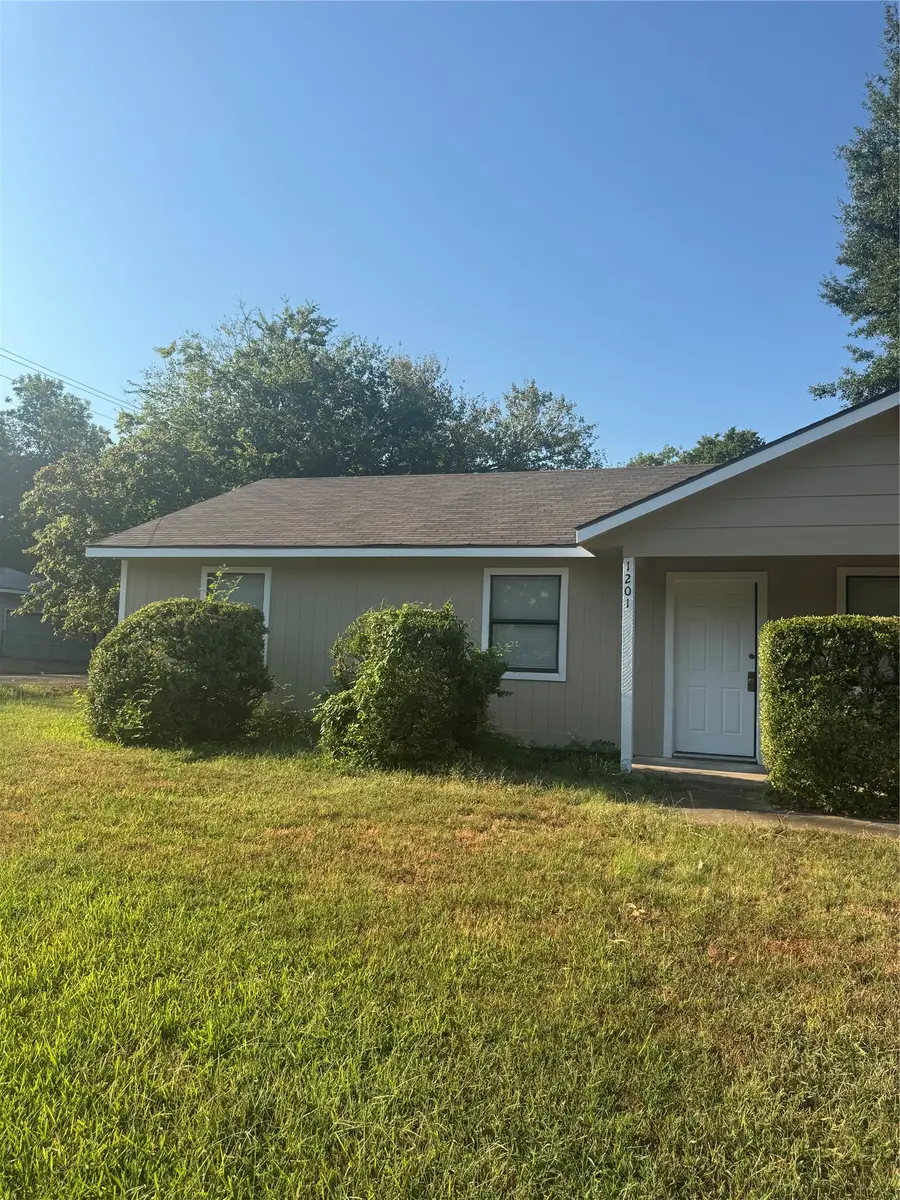 1201 Division Street, Greenville, TX 75401 - #2