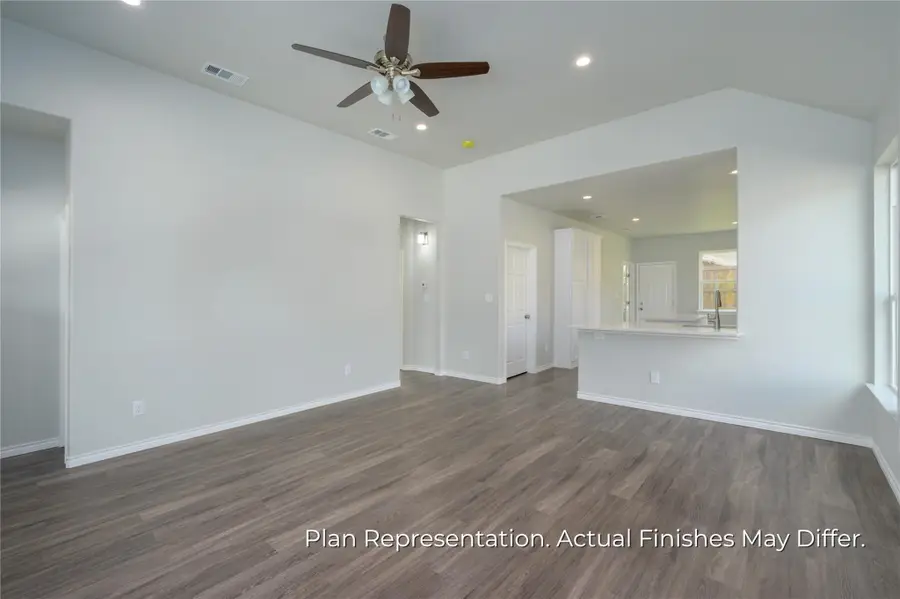 203 E Laura Avenue, Quinlan, TX 75474 - #3