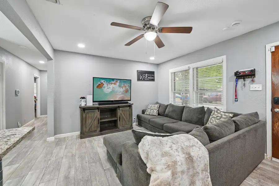 3204 Aurora Street, Haltom City, TX 76117 - #2