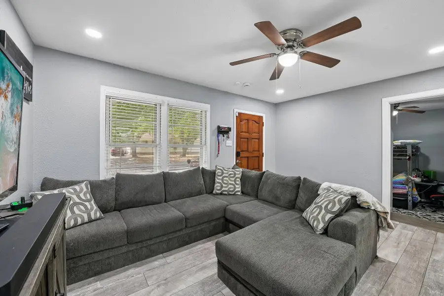 3204 Aurora Street, Haltom City, TX 76117 - #3