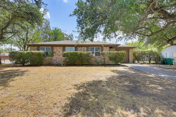 5328 Ira Street N, Haltom City, TX 76117