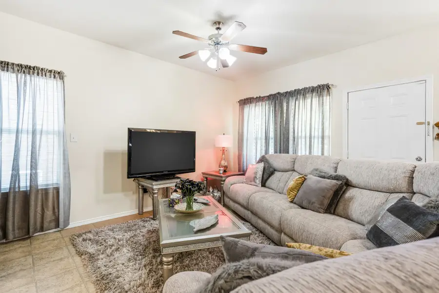 801 Parkplace Ridge, Princeton, TX 75407 - #2