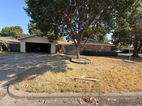 2121 Elton Road, Haltom City, TX 76117