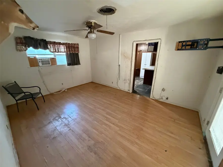 2121 Elton Road, Haltom City, TX 76117 - #3