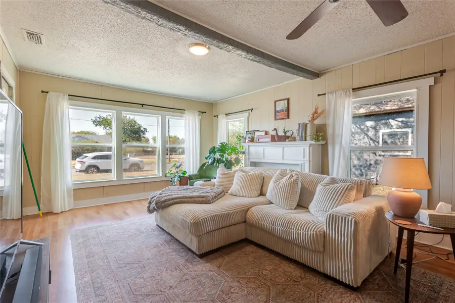 228 W Archer Street, Jacksboro, TX 76458 - #3