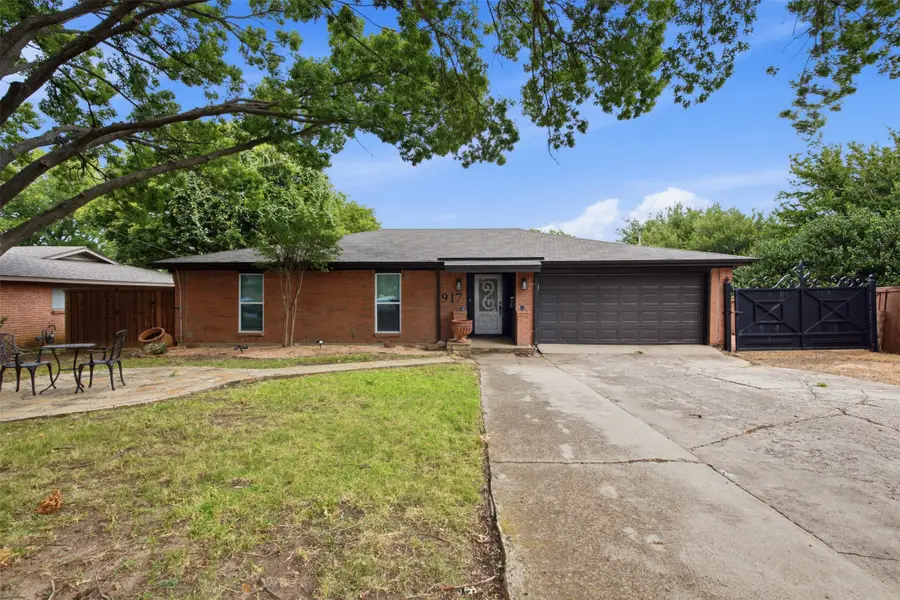 917 E Worth Street, Grapevine, TX 76051 - #3