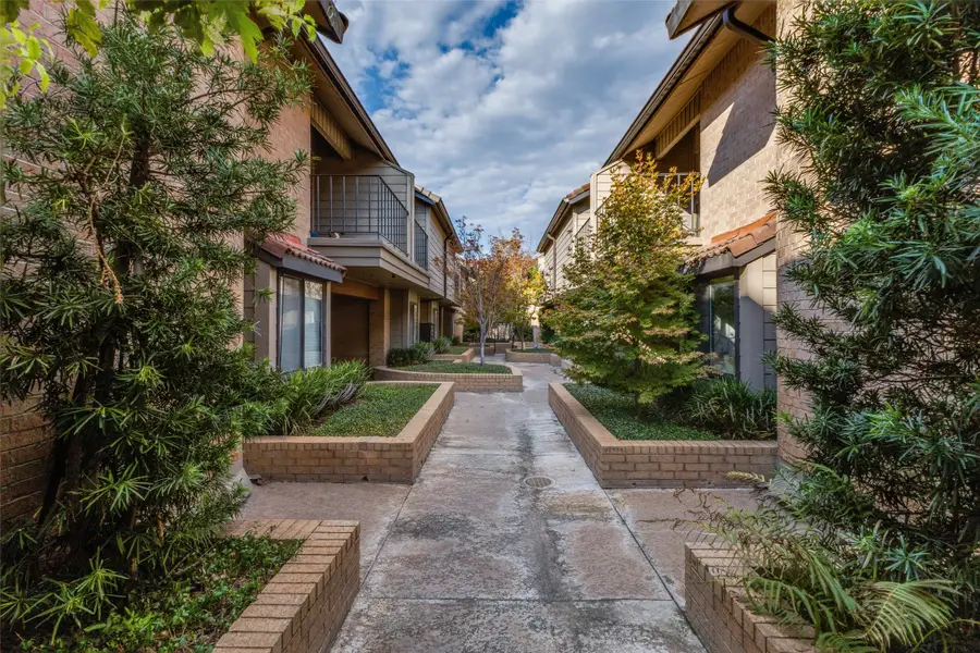 3801 Gilbert Avenue #M, Dallas, TX 75219 - #2
