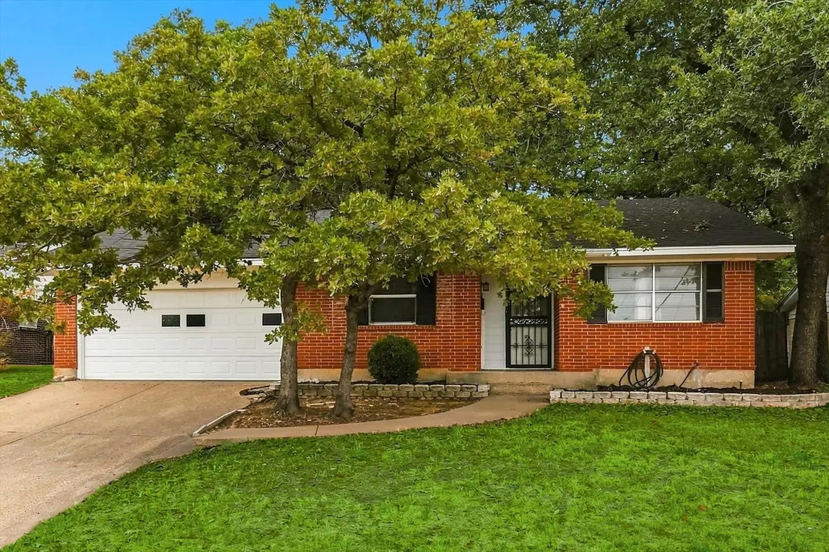 1813 Barron Lane, Fort Worth, TX 76112 - #1