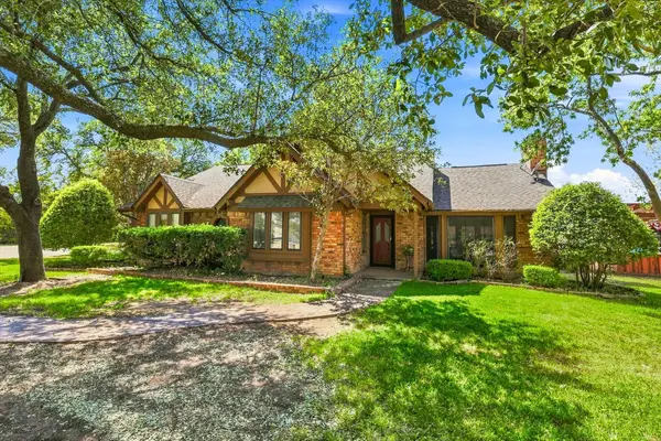 11513 Ridgeview Circle, Fort Worth, TX 76244