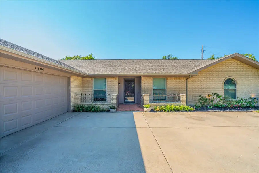 1804 Lincolnshire Drive, Bedford, TX 76021 - #3